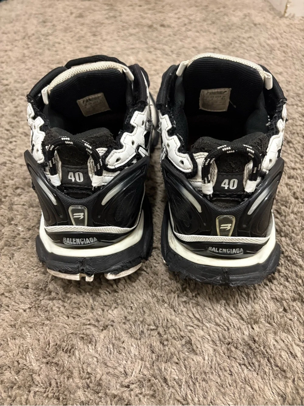 Balenciaga Runner Men’s Black/White Lace-Up Low Top Athletic Sneakers Size 40